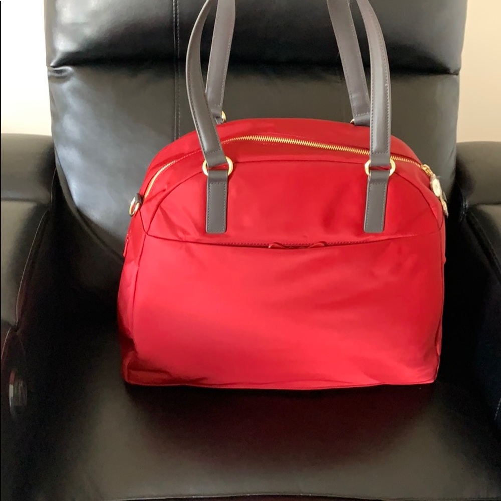 Women’s Travel Tote Bag - Burgundy with Black Handles - Picture 4 of 8